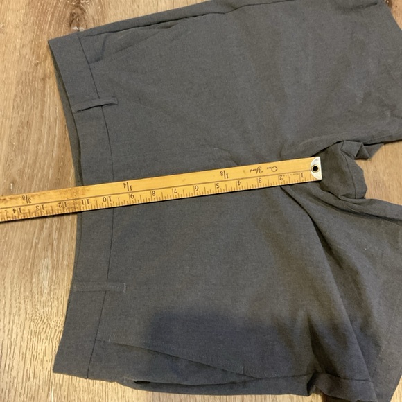 All In Motion - Flat Front Gray Golf Chino Shorts - Men’s Size 34 - Picture 10 of 11